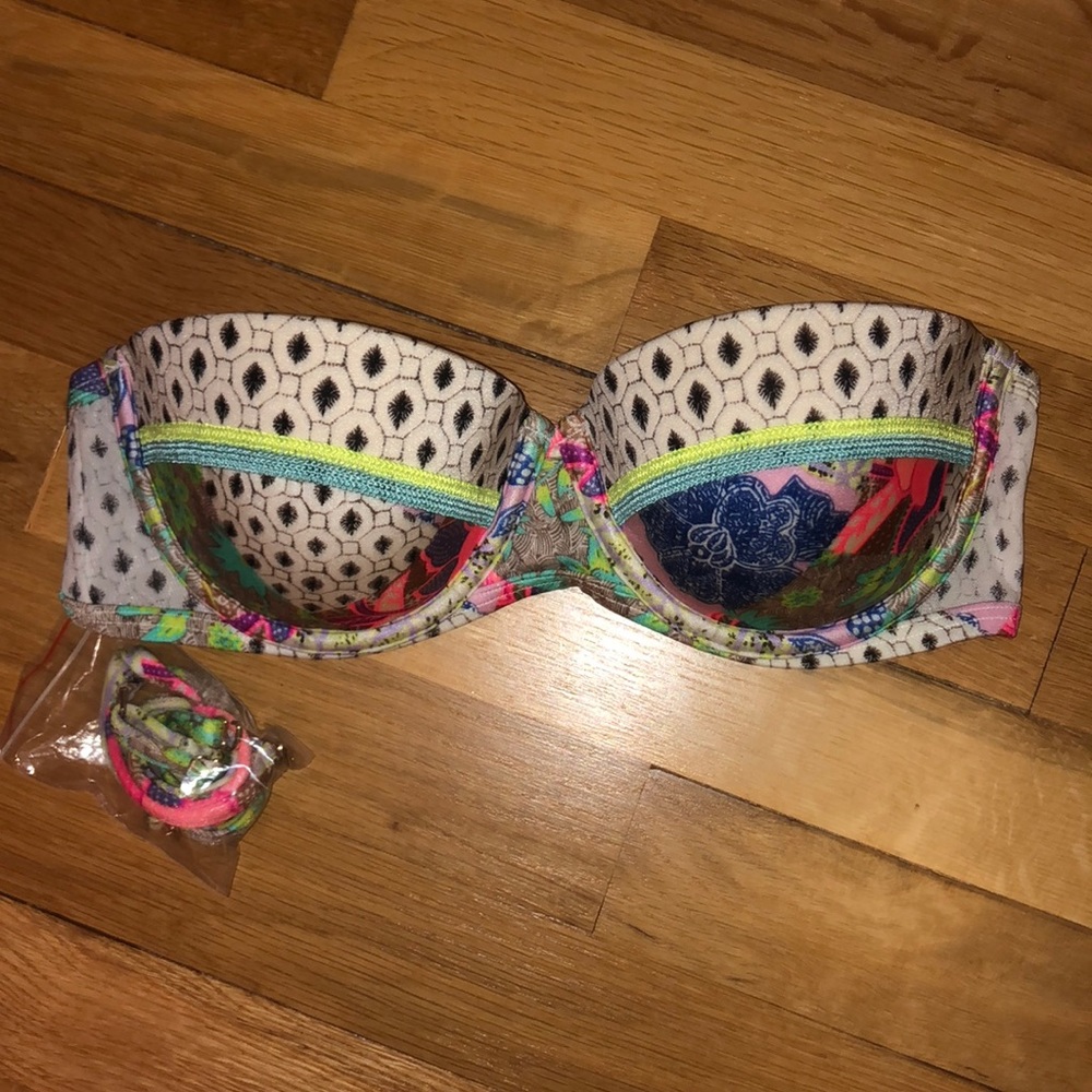 VS Strapless Convertible Printed Top
